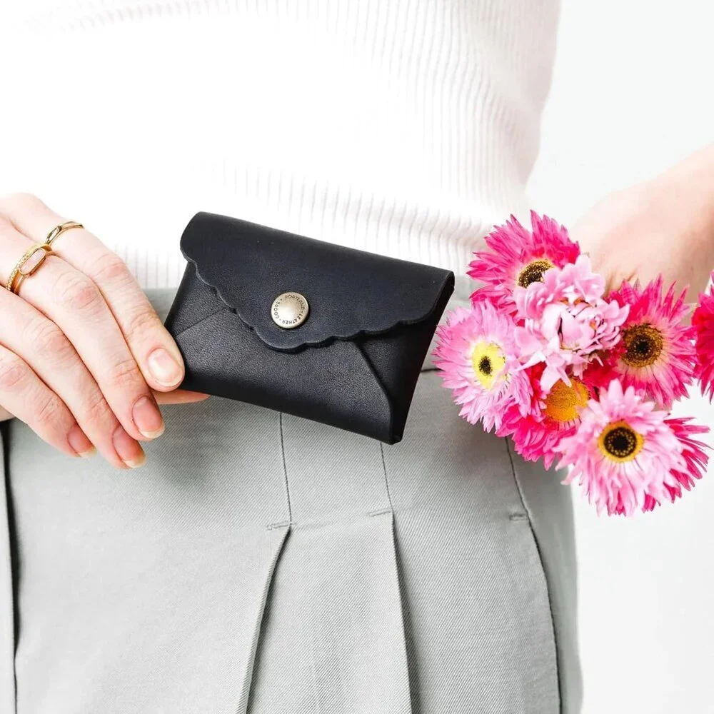 Mini Daisy Wallet Leather Compact Small Clutch for Women Gift